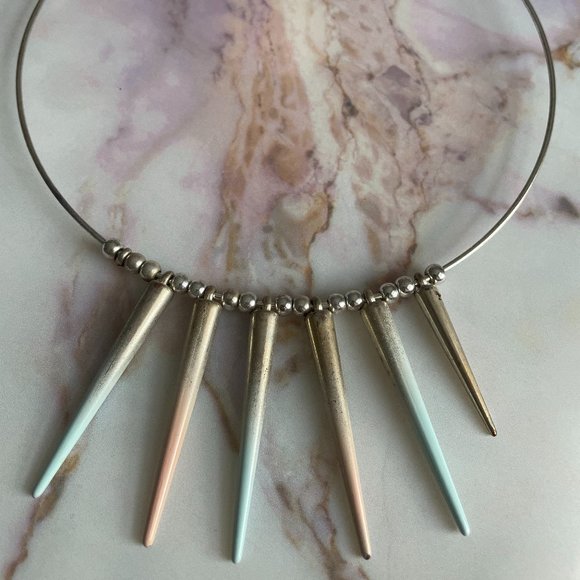 SUNBURST COLLAR NECK - Picture 2 of 3